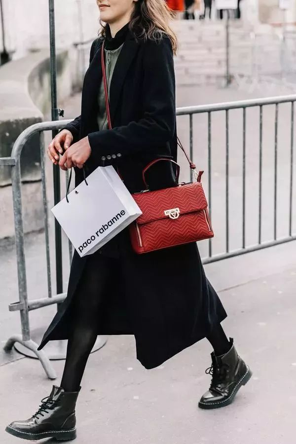 大衣起球处理后还会起球怎么办,大衣沾灰粘毛起球有什么方法除掉