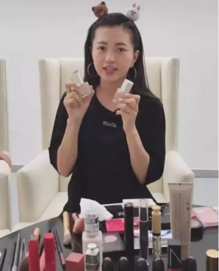 真假高端口红,真迪奥口红和假迪奥口红的区别