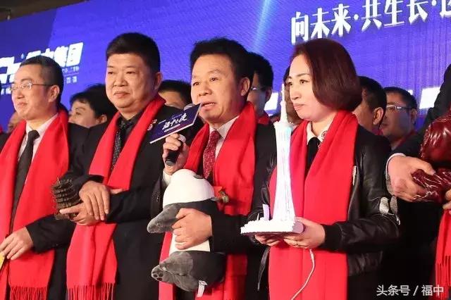 骞翠細琛ㄦ紨鑺傜洰鍗曡繕涓嶈刀绱х湅杩囨潵,骞翠細鏈畬寰呯画瑙嗛