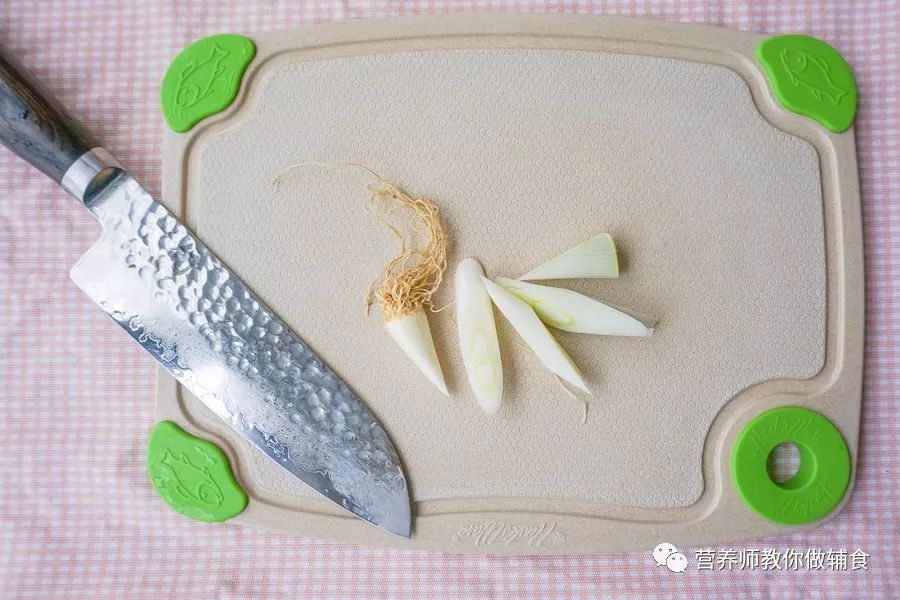 宝宝感冒了流鼻涕不让擦,孩子流鼻涕咳嗽不停吃药没效果