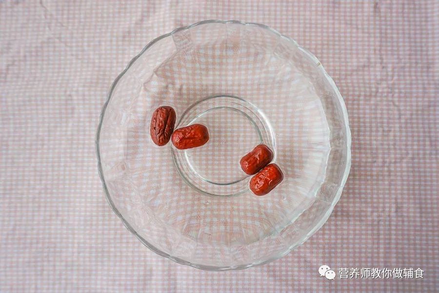 宝宝感冒了流鼻涕不让擦,孩子流鼻涕咳嗽不停吃药没效果