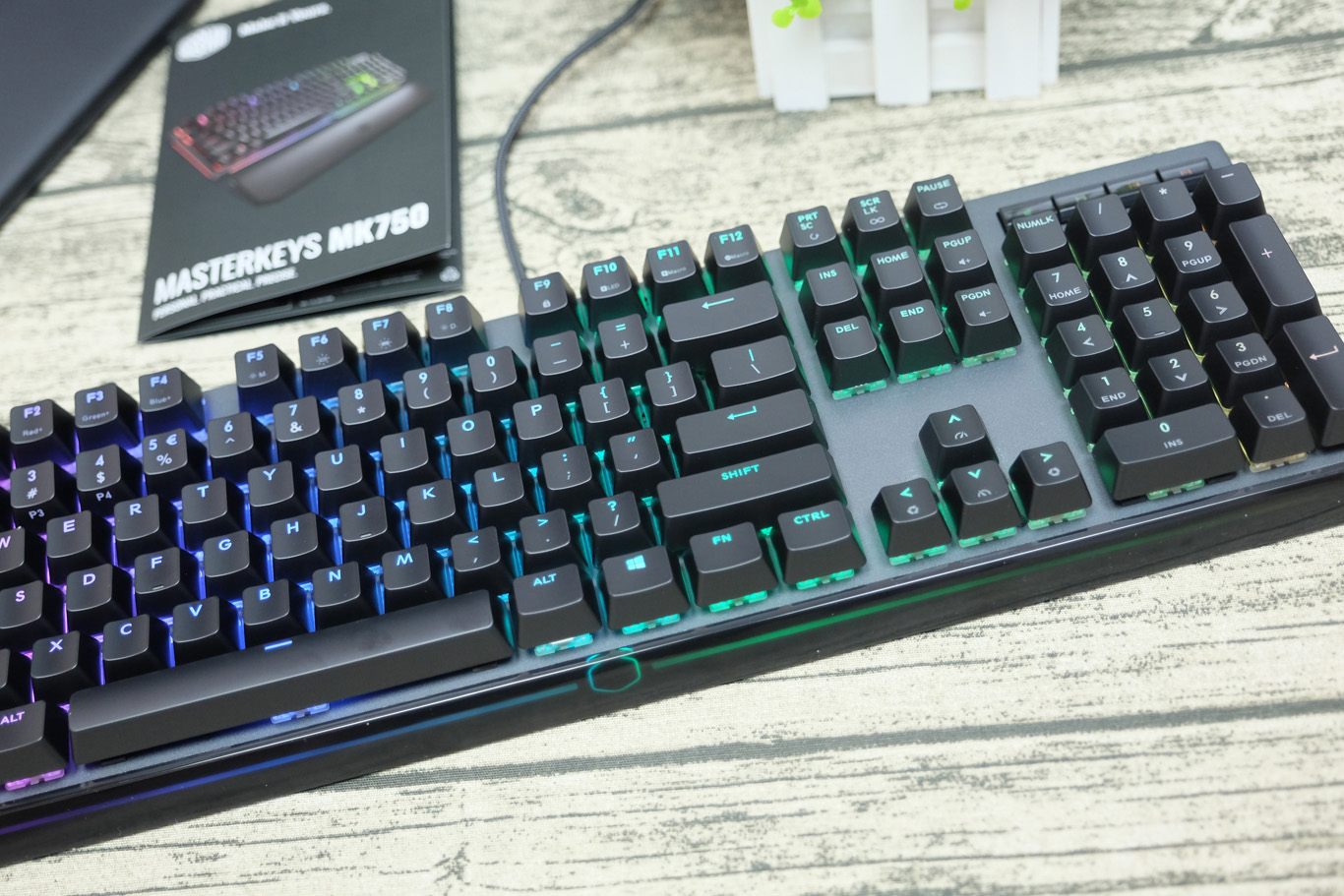 酷冷至尊单手机械键盘测评,酷冷至尊机械键盘测评