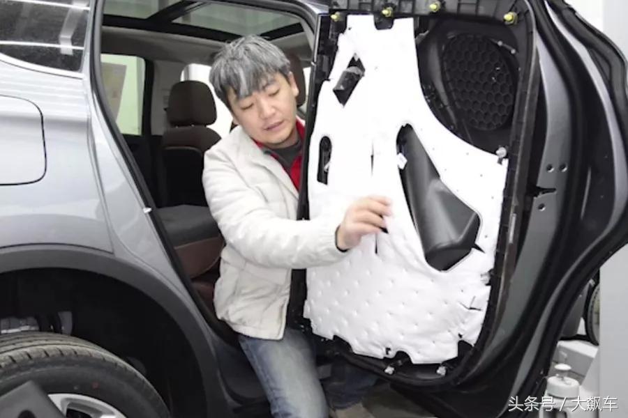 别克昂科威内饰详解视频,别克昂科威2017款拆解