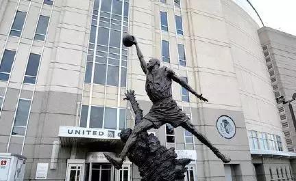 雕塑界的非洲“容祖儿”最近很火