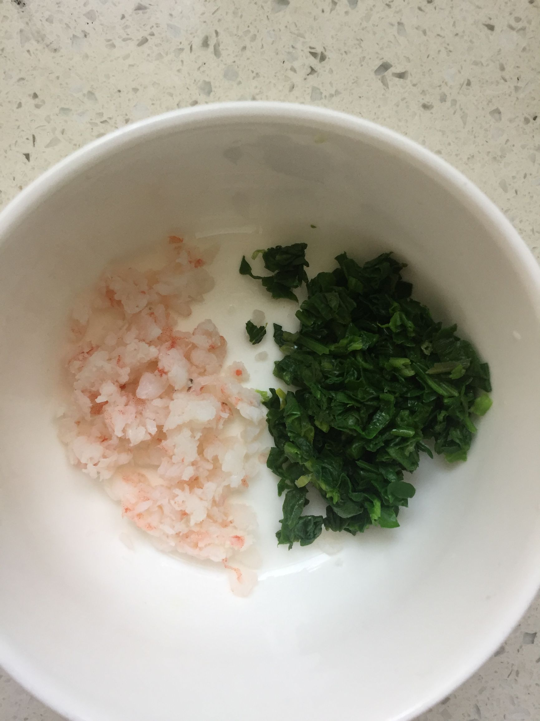 菠菜鸡蛋虾仁汤宝宝辅食,菠菜鸡蛋虾仁汤小孩