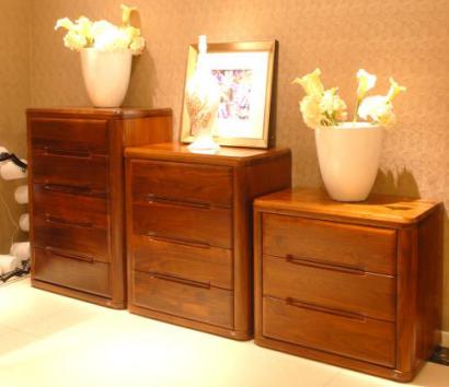 专业木工二十年,胡桃木家具用什么木材做好