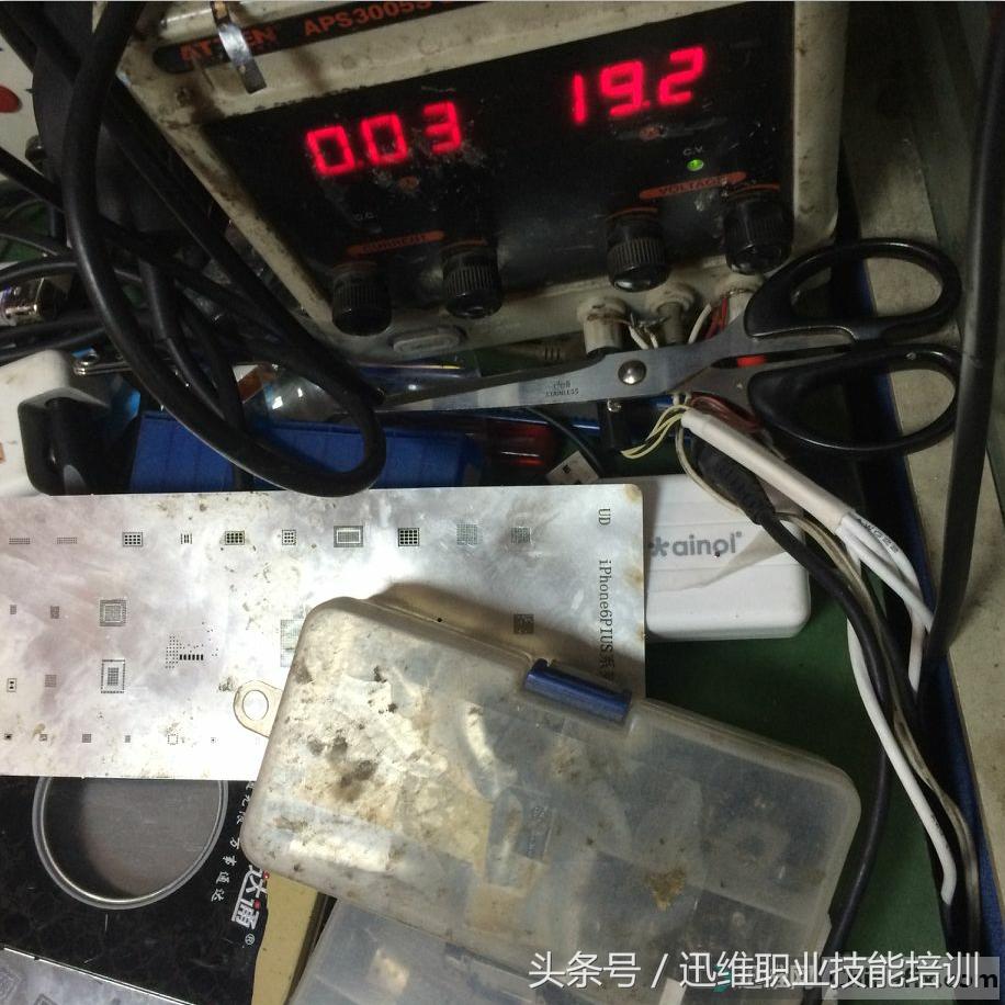 “喝了咖啡”的华硕笔记本不触发曲折维修，竟然被小电阻骗了……