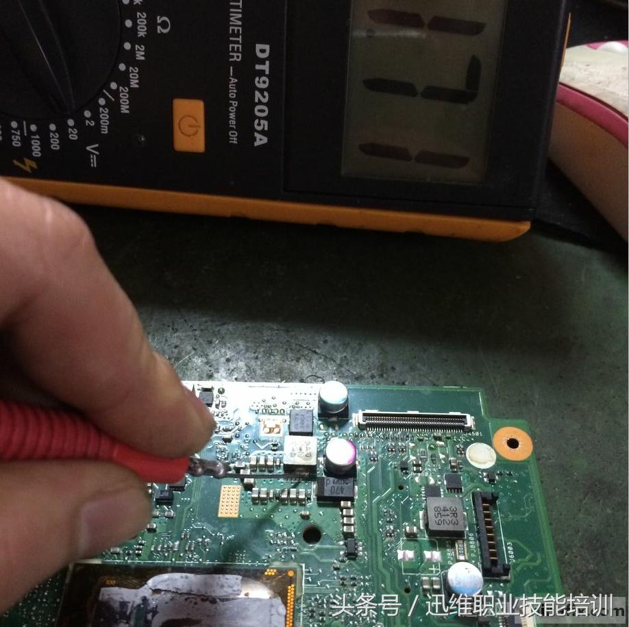 “喝了咖啡”的华硕笔记本不触发曲折维修，竟然被小电阻骗了……