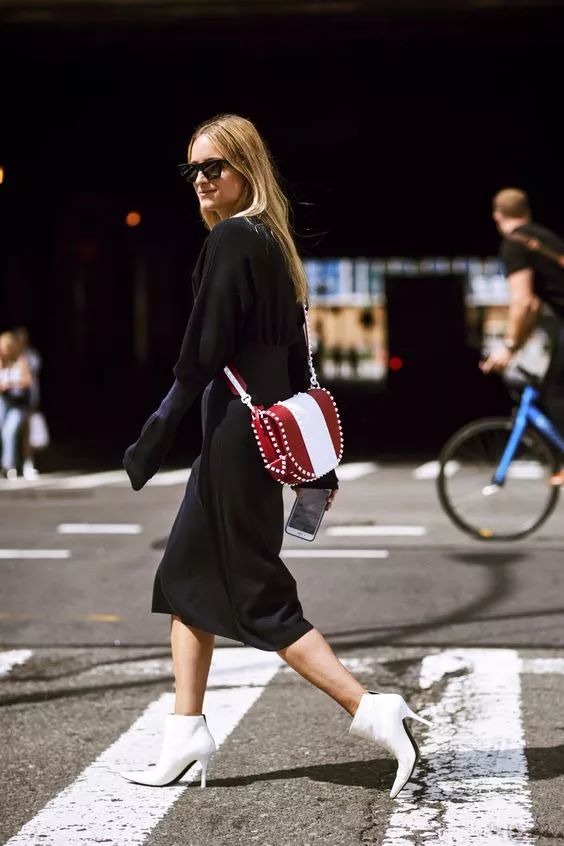 2018年不用大毛衣+仙女裙，你还敢说自己时髦？