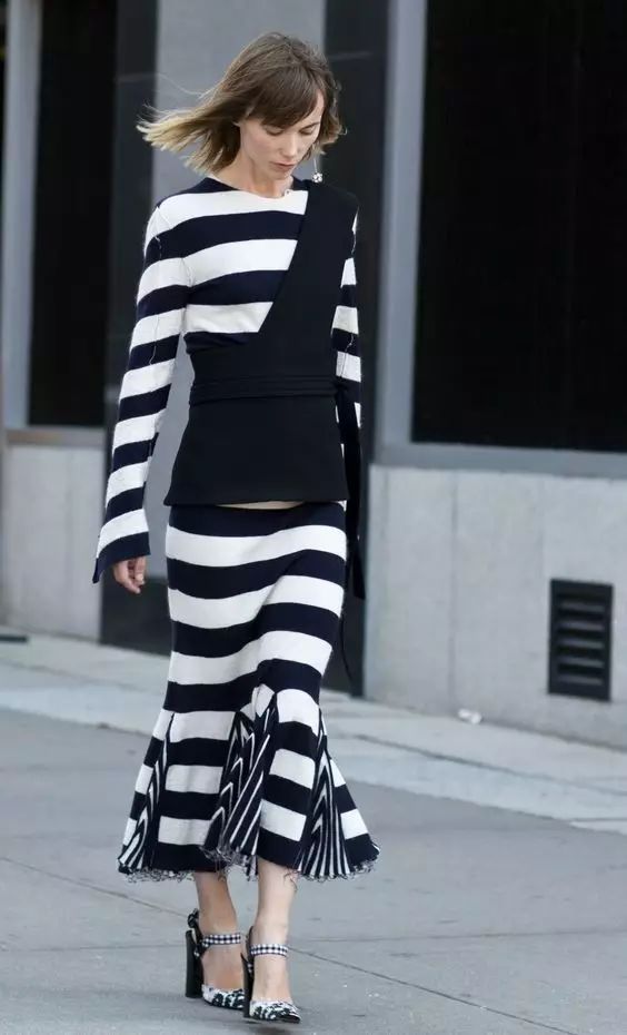 2018年不用大毛衣+仙女裙,你还敢说自己时髦?