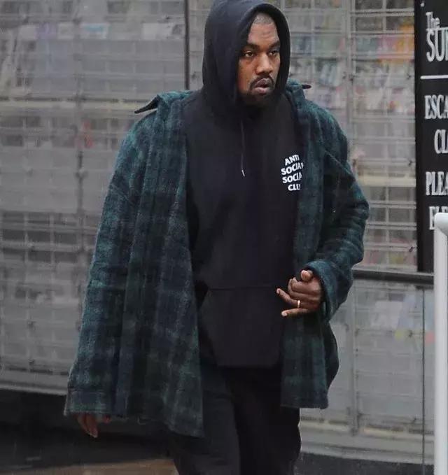 火炸天的羽绒服,rimowa新系列