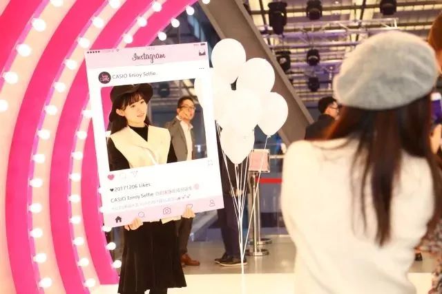 介绍一下上海静安大悦城摩天轮,魔都爱情地标大悦城摩天轮