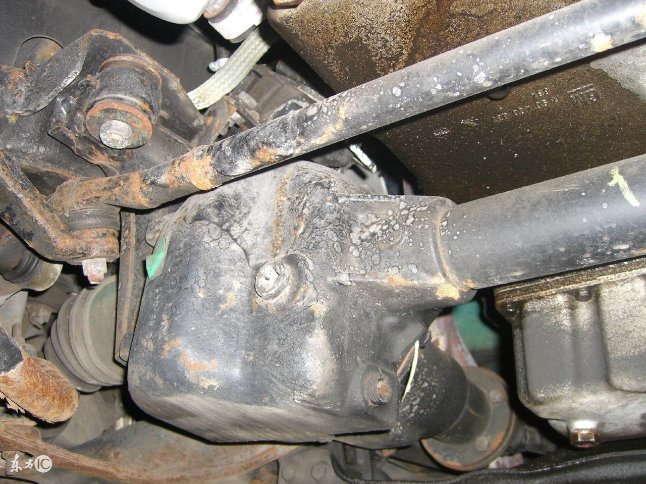 买新车4s店送的底盘装甲有用吗,五菱之光新车有必要装底盘装甲吗