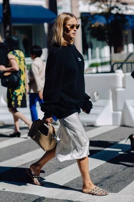 2018年不用大毛衣+仙女裙，你还敢说自己时髦？