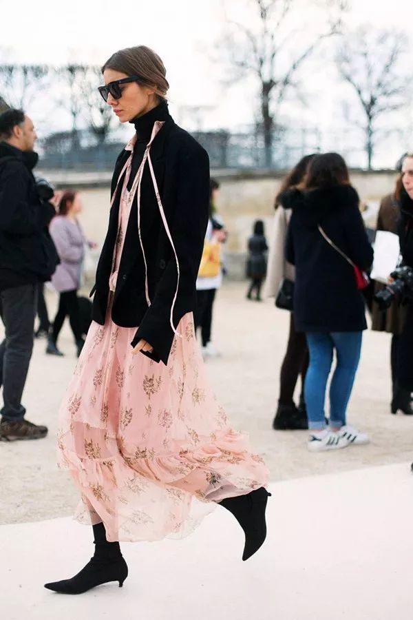 2018年不用大毛衣+仙女裙，你还敢说自己时髦？