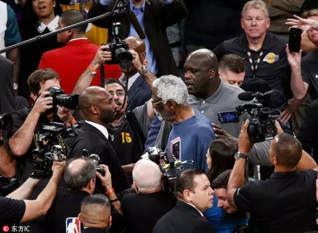 雕塑界的非洲“容祖儿”最近很火