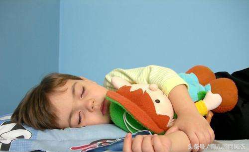 十岁女孩夜里尿床什么原因,小孩吃什么能够夜里不尿床