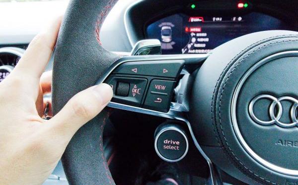 奥迪ttrs敞篷最新款,奥迪ttroadster