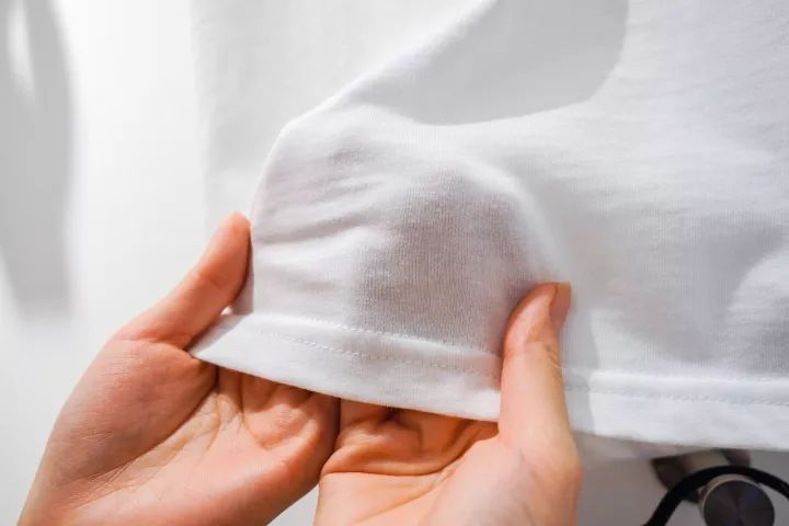 普通tshirt怎样穿更时尚,t-shirt怎么样才能潮流