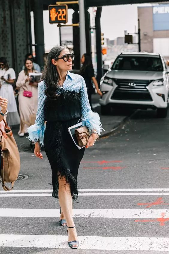 2018年不用大毛衣+仙女裙,你还敢说自己时髦?