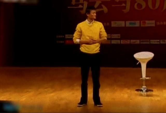 如果底气不足，还是别穿特步去相亲了，被“踹飞”一般的感觉