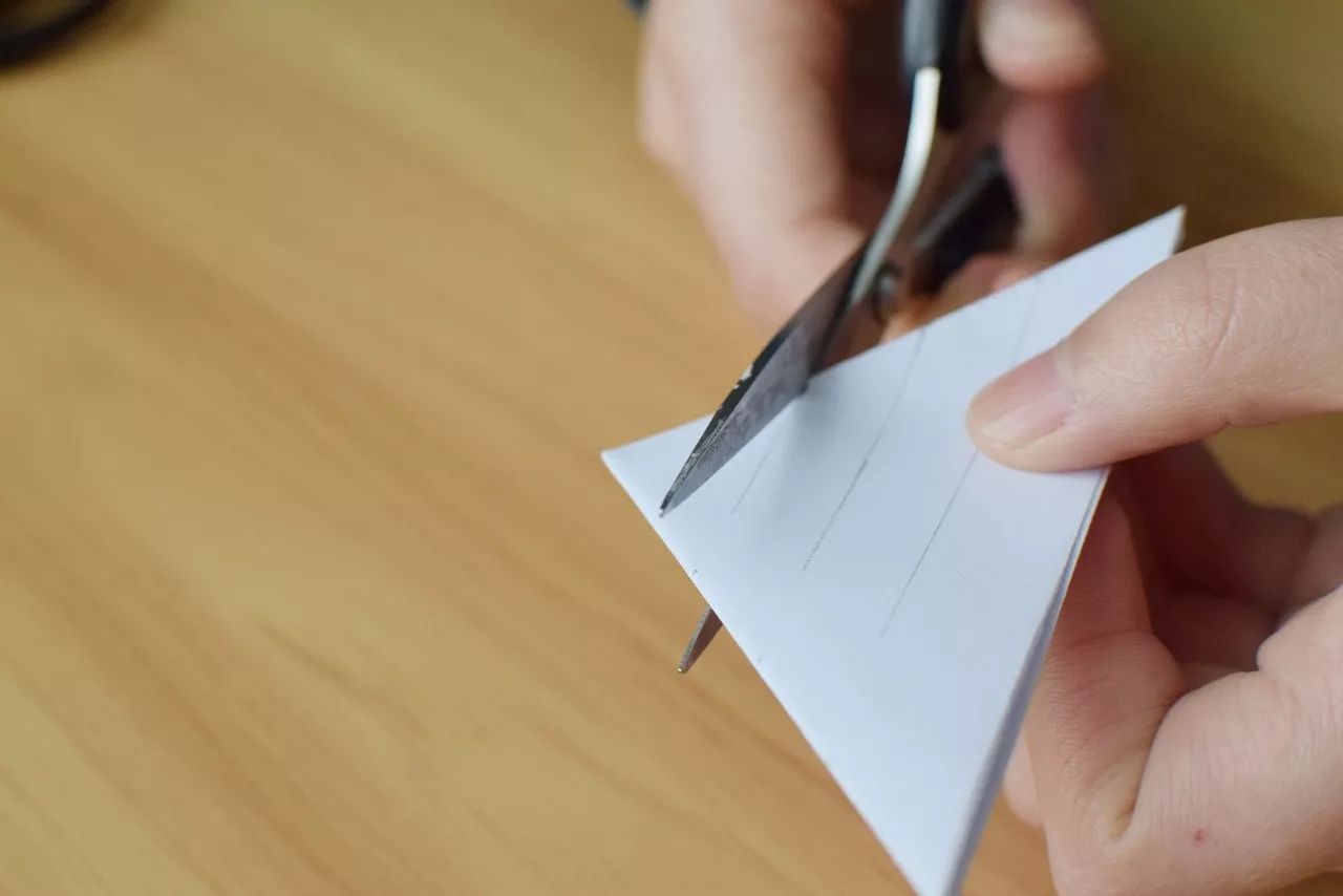 书签二年级自制雪人,纸折立体雪人幼儿手工