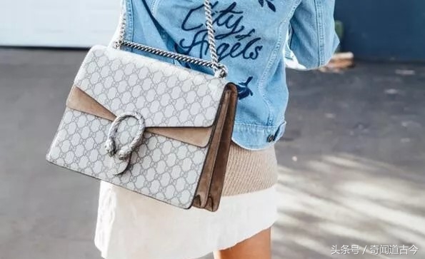 男子给朋友带东西回国,入关时竟要给海关交十几万!当场吓昏!