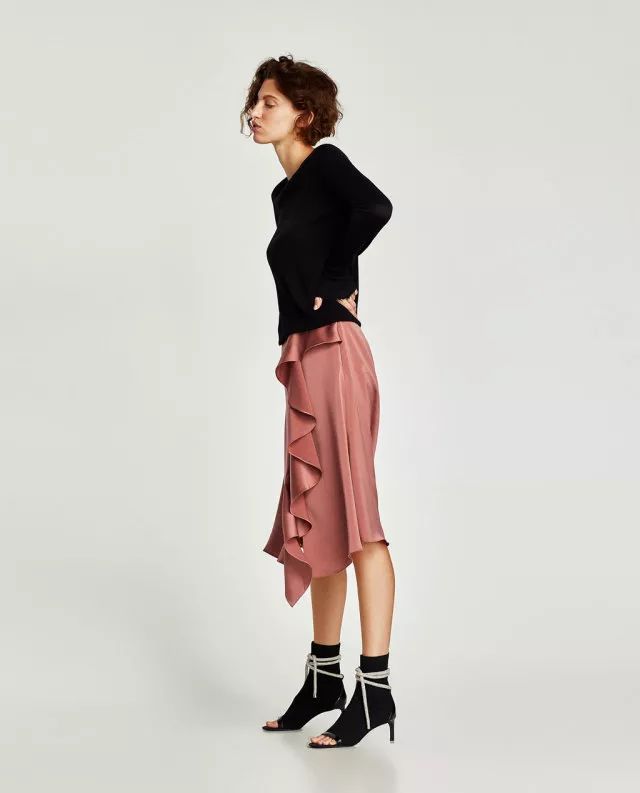 2018年不用大毛衣+仙女裙,你还敢说自己时髦?