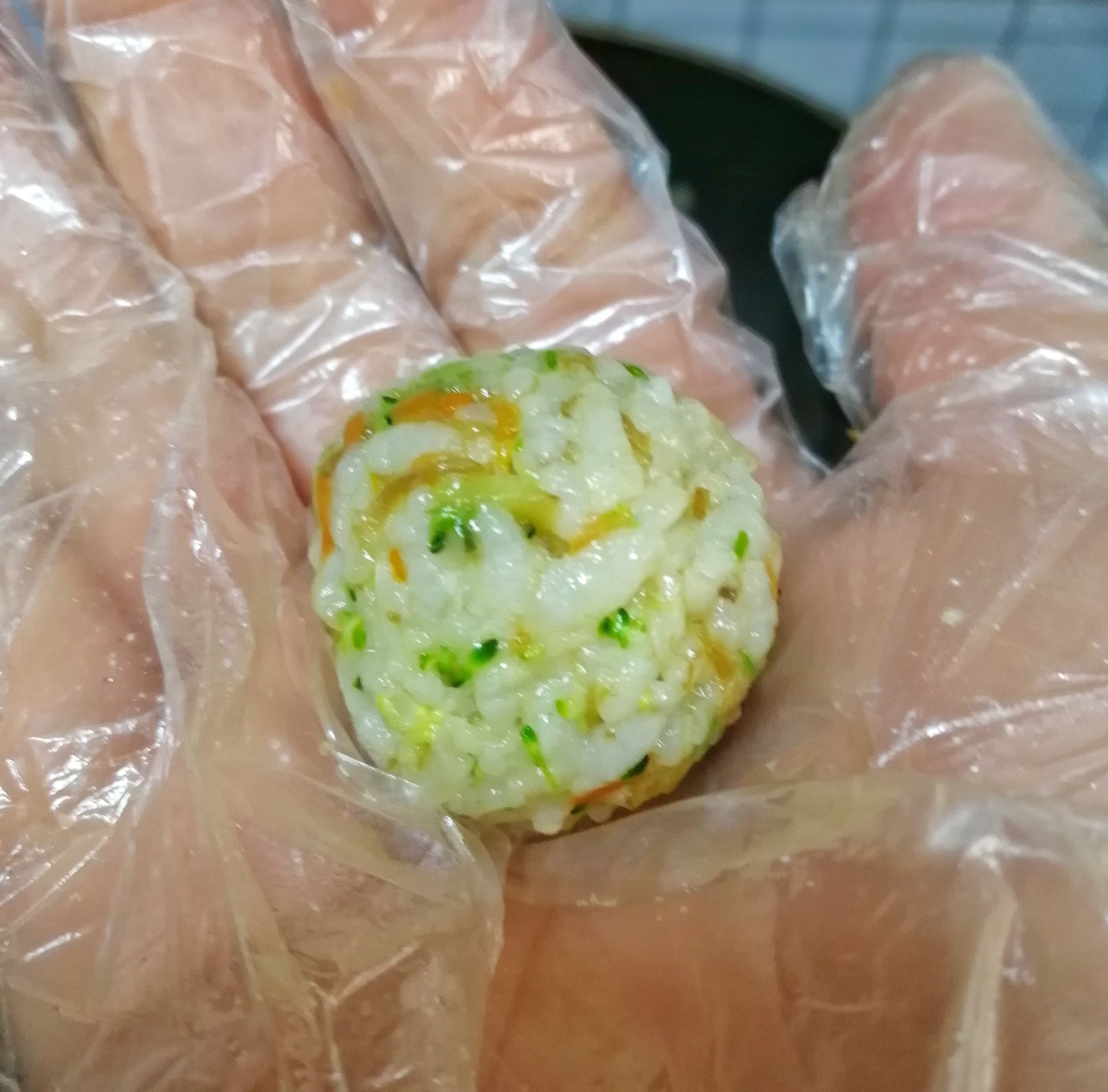 宝宝辅食肉松蔬菜米饭,宝宝辅食之肉松