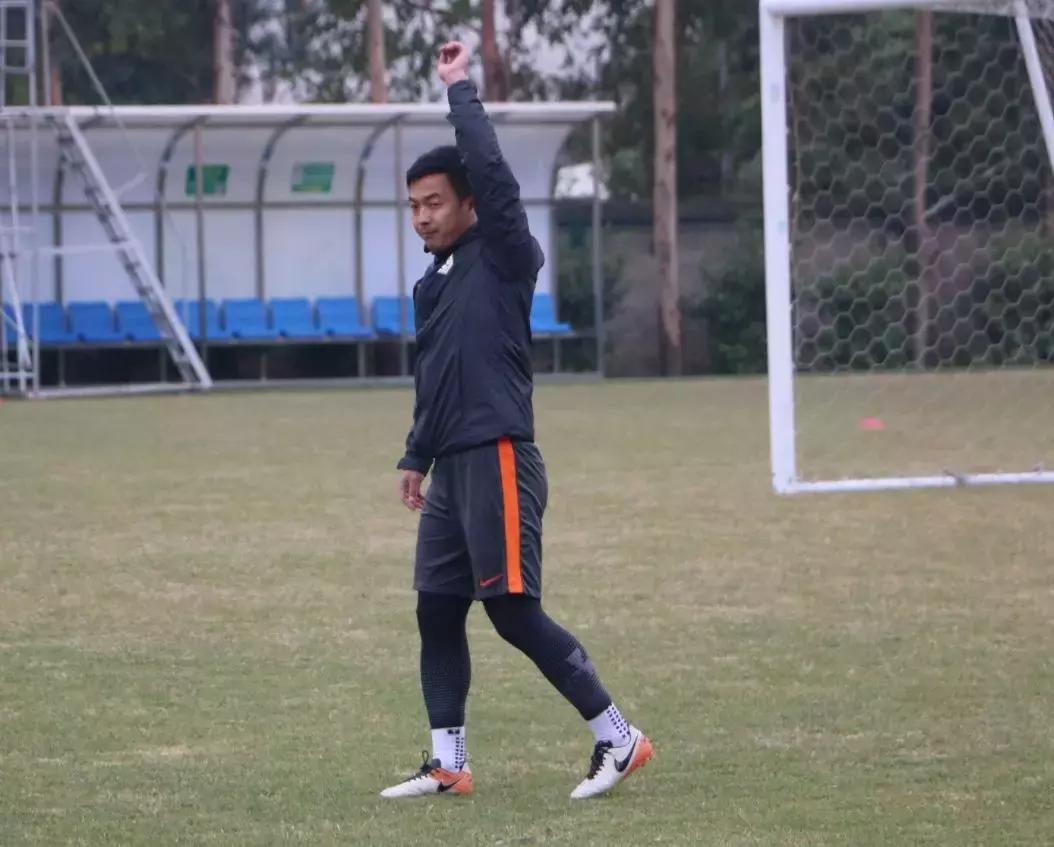 鲁能主教练李霄鹏去哪了,李霄鹏教练组