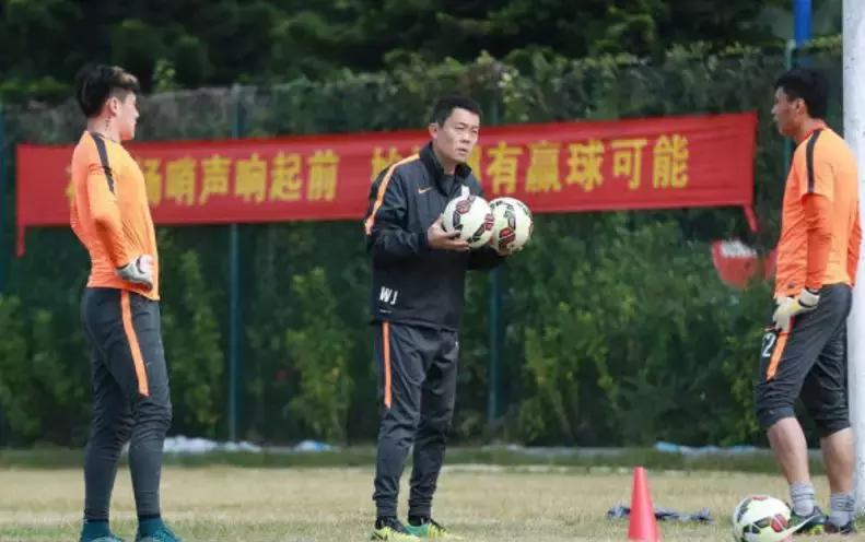 鲁能主教练李霄鹏去哪了,李霄鹏教练组