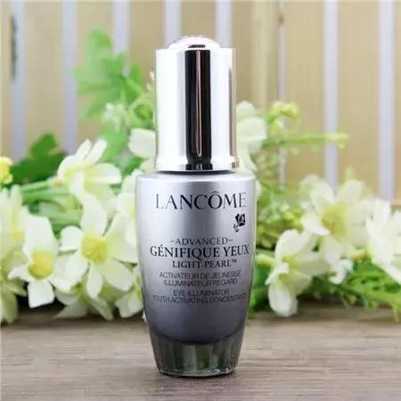 20岁应该用什么样的眼霜,为什么过了20岁一定要用眼霜