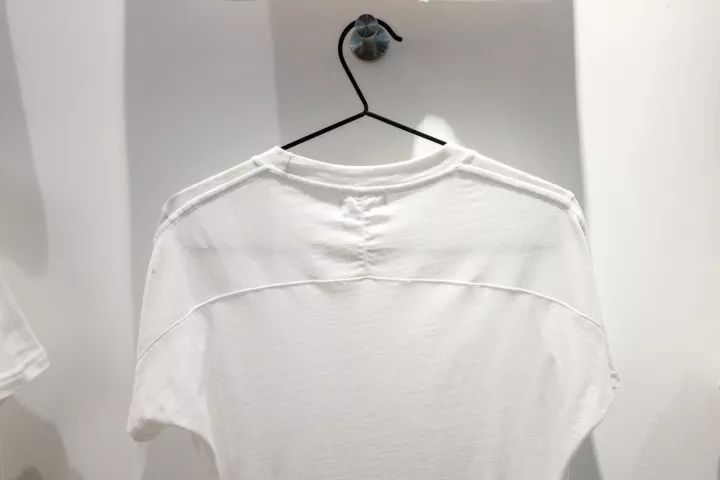 普通tshirt怎样穿更时尚,t-shirt怎么样才能潮流