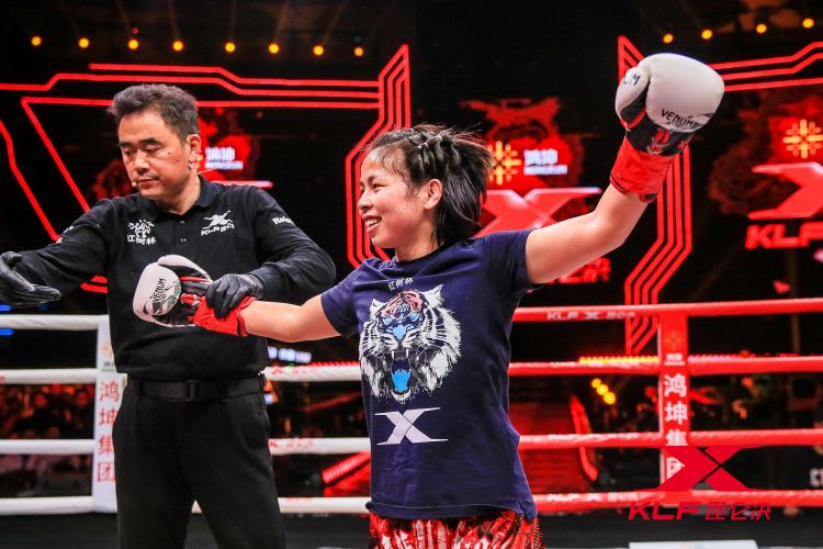 少林寺塔沟武术学校吉尼斯纪录,少林塔沟武校何宇昊教练