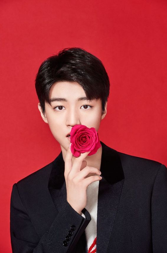 王俊凯用什么色号的口红,王俊凯同款什么牌子的口红