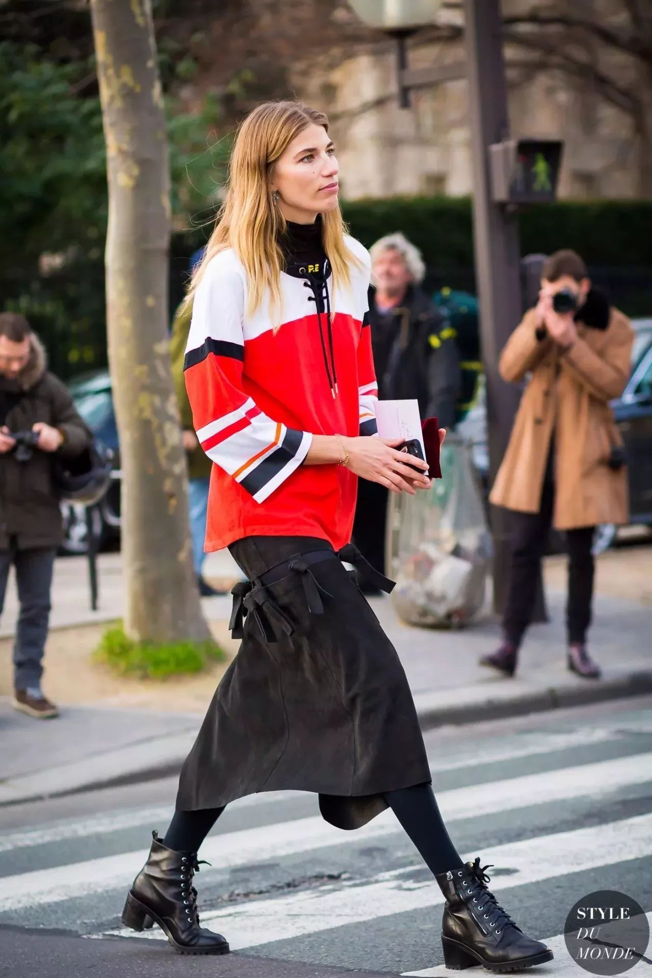 2018年不用大毛衣+仙女裙,你还敢说自己时髦?