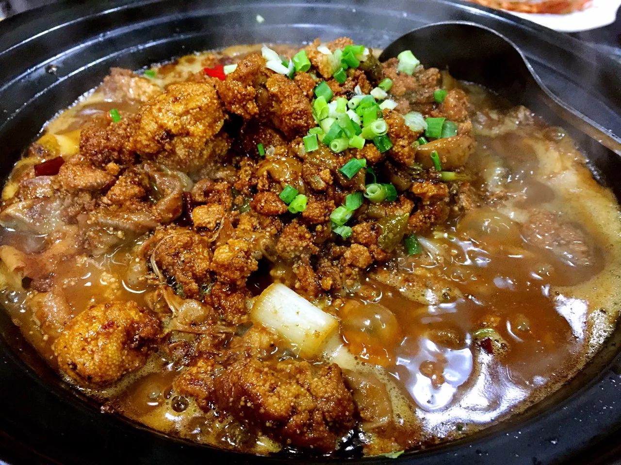 大雪袭城，驱寒暖身，不如来吃藏匿在十堰街巷里的这7家砂锅吧！