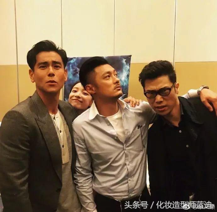 皮肤偏黑的男生怎么穿搭才好看,180皮肤黑的男生怎么搭配