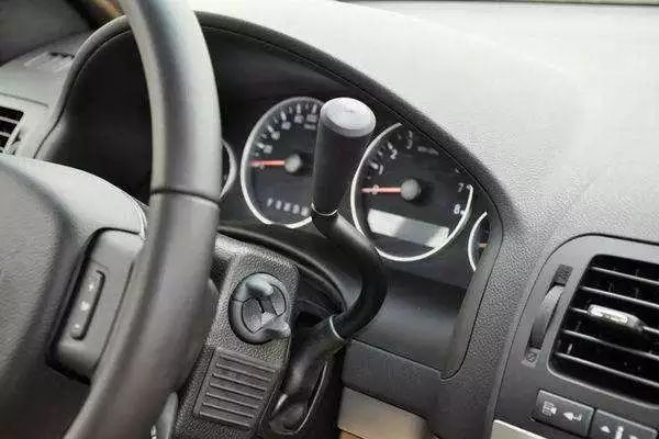 各车型的换挡方式,新手上路手动挡正确换挡方式