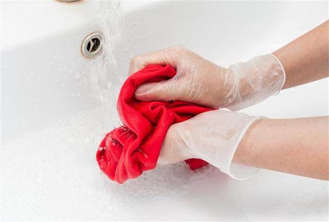 毛巾没用多久就破了,毛巾没用几天就变色了怎么回事