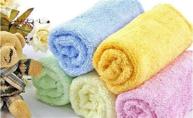 毛巾没用多久就破了,毛巾没用几天就变色了怎么回事
