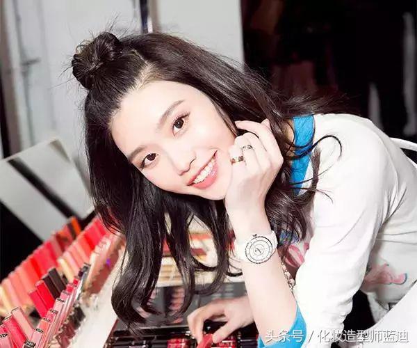 中短发扎丸子头怎么显丸子头小,减龄丸子头双丸子头