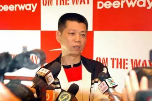 周杰伦代言的德尔惠男鞋,周杰伦代言德尔惠多少钱