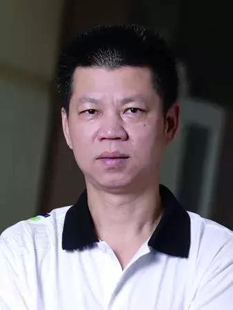 周杰伦代言的德尔惠男鞋,周杰伦代言德尔惠多少钱