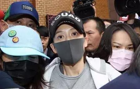 爱玩“跳一跳”要注意啦,手上这个部位很脆弱,当心跳出腱鞘炎!