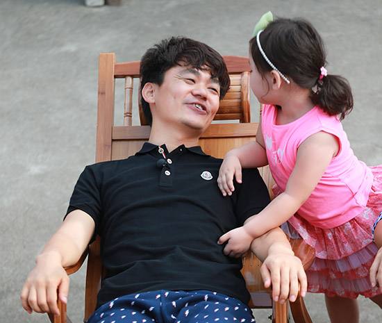 她们都是中国当红明星，却选择在国外偷生孩子，星二代成了外国人