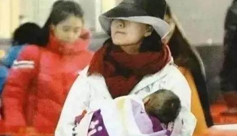 她们都是中国当红明星，却选择在国外偷生孩子，星二代成了外国人
