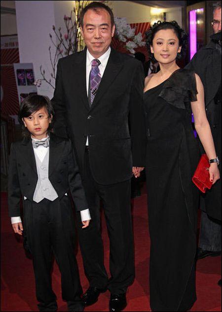 她们都是中国当红明星，却选择在国外偷生孩子，星二代成了外国人