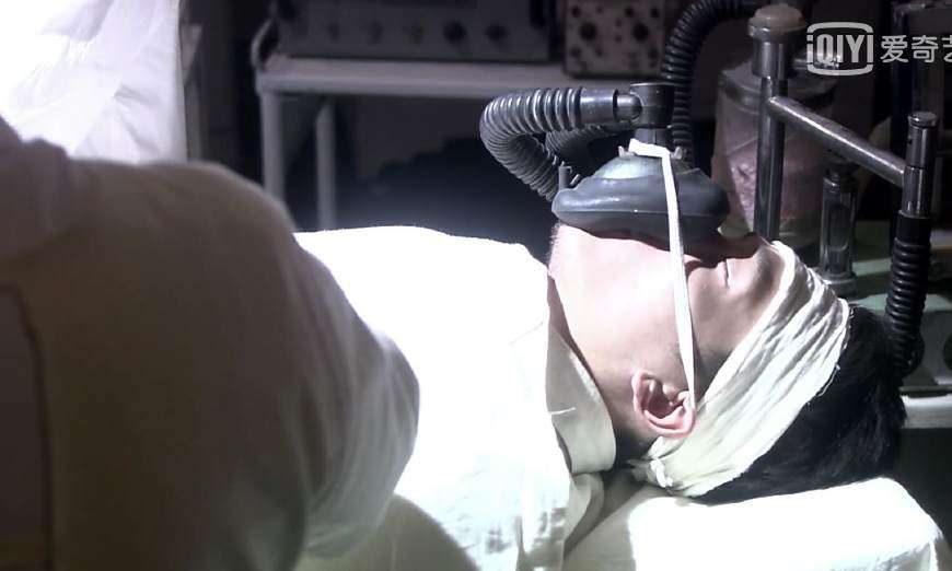 风筝告诉马小五谁是影子,风筝马小五为什么跳窗