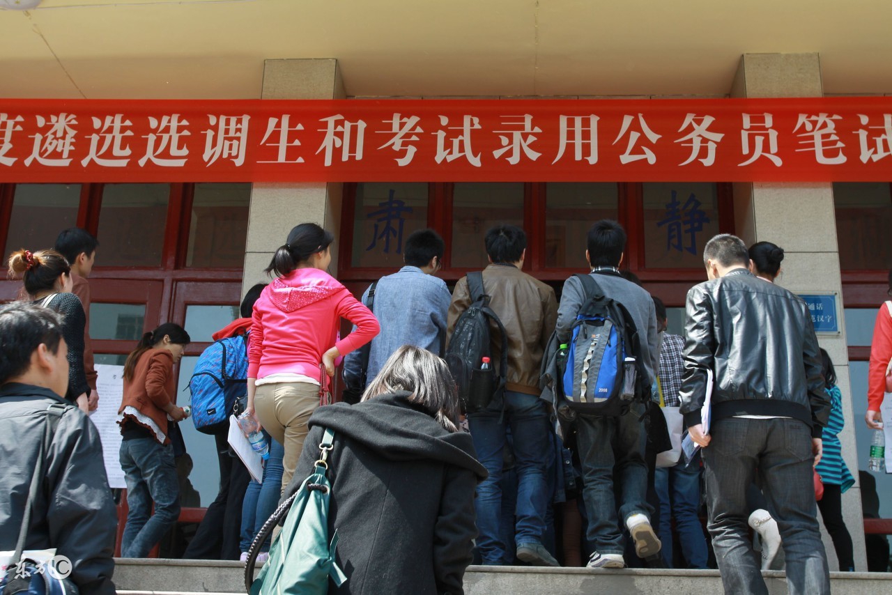 选调生三支一扶村官哪个好考,选调生三支一扶村官什么区别